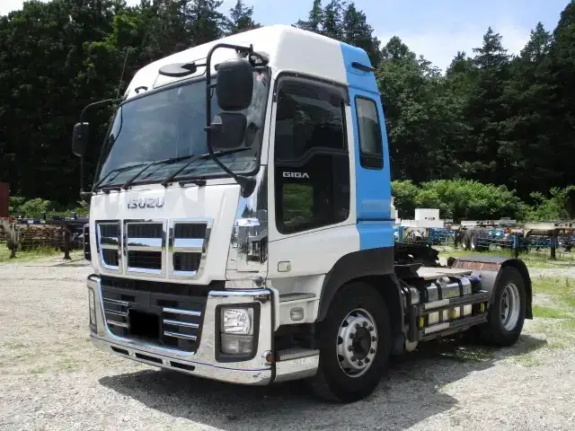 いすゞ ギガ 大型 トラクター ハイルーフ 1デフの中古トラック画像1