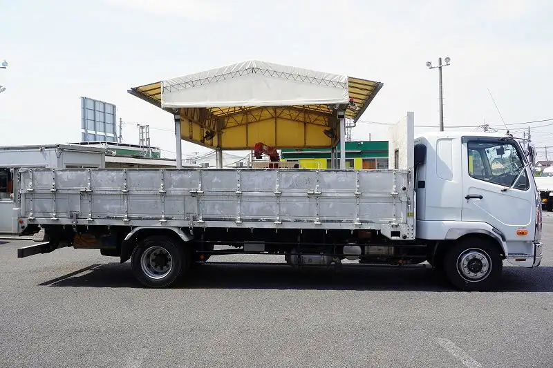三菱 ファイター 中型/増トン 平ボディ 床鉄板 ベッドの中古トラック画像2