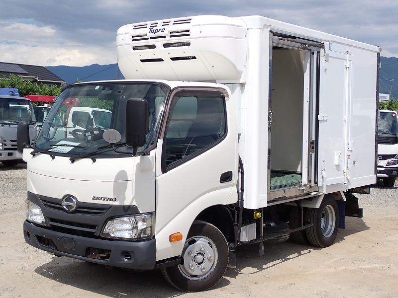 日野 デュトロ 小型 冷凍冷蔵 10尺 TPG-XZC605M