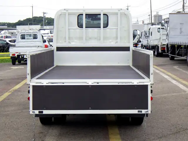 トヨタ ダイナ 小型 平ボディ 2RG-XZU605 R4の中古トラック画像4