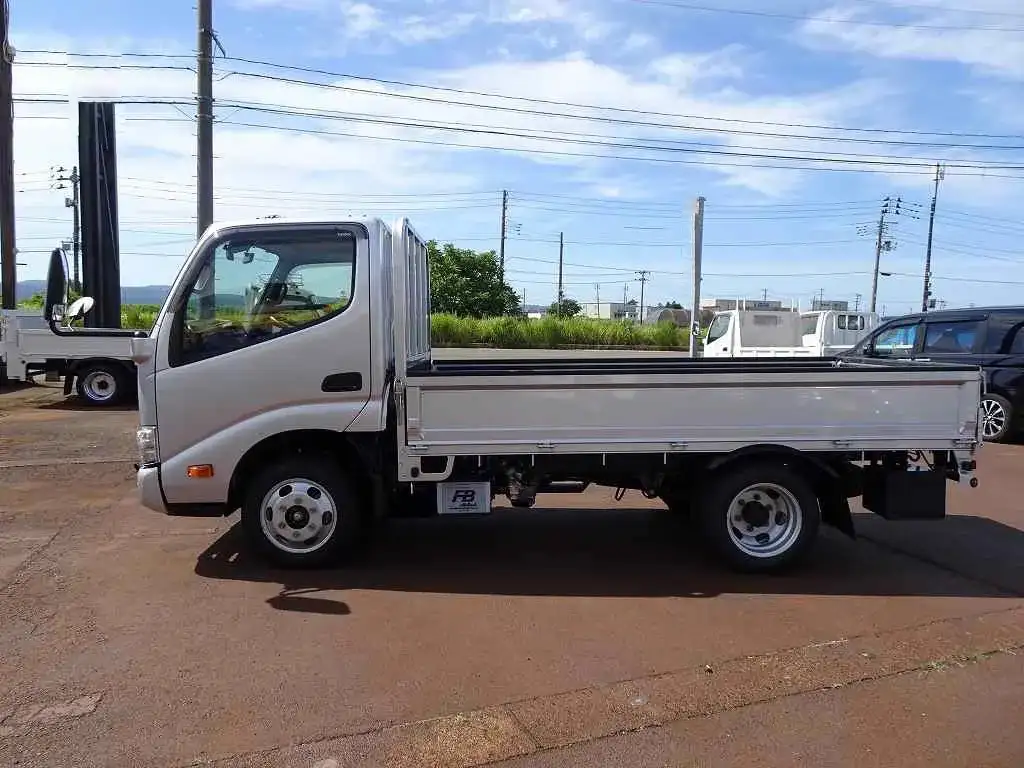 トヨタ ダイナ 小型 平ボディ 2DG-GDY281 R4の中古トラック画像3