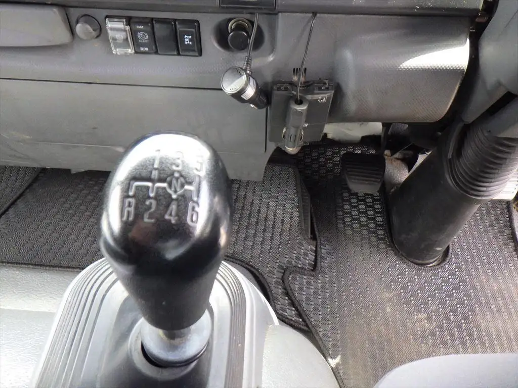 いすゞ フォワード 中型/増トン パッカー車 プレス式 ベッドの中古トラック画像16