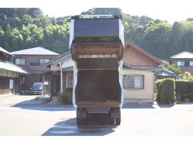 いすゞ エルフ 小型 パッカー車 プレス式 の中古トラック画像4