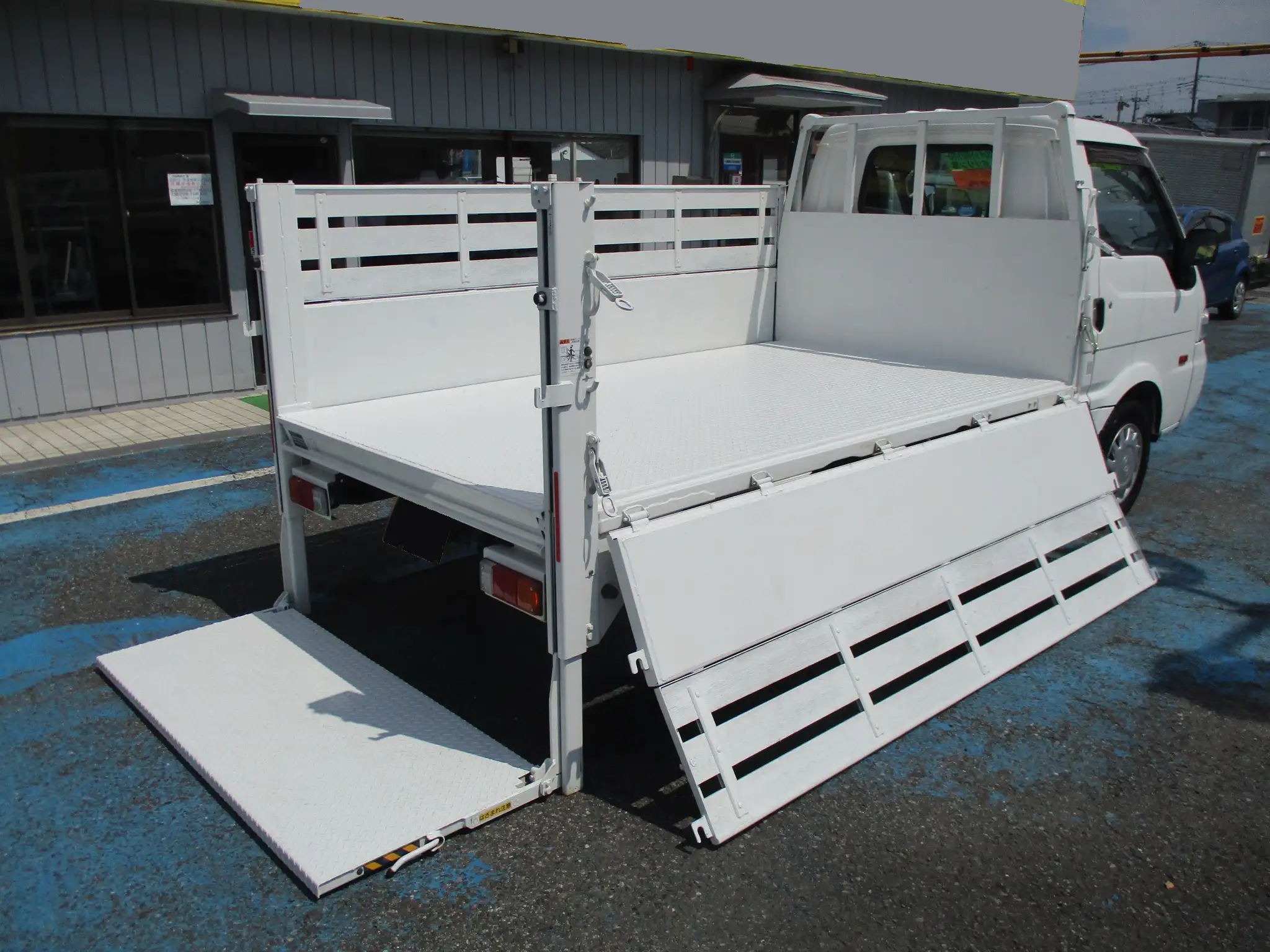 マツダ ボンゴ 小型 平ボディ パワーゲート DBF-SLP2Tの中古トラック画像5