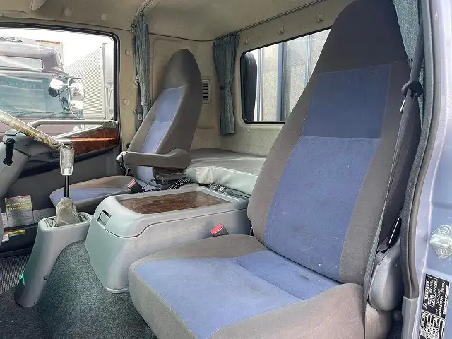 三菱 ファイター 中型/増トン 平ボディ エアサス ベッドの中古トラック画像12
