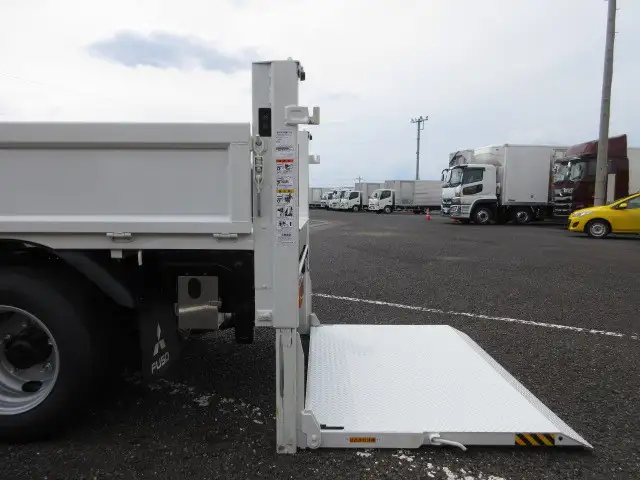三菱 キャンター 小型 平ボディ パワーゲート 2RG-FBA20の中古トラック画像9