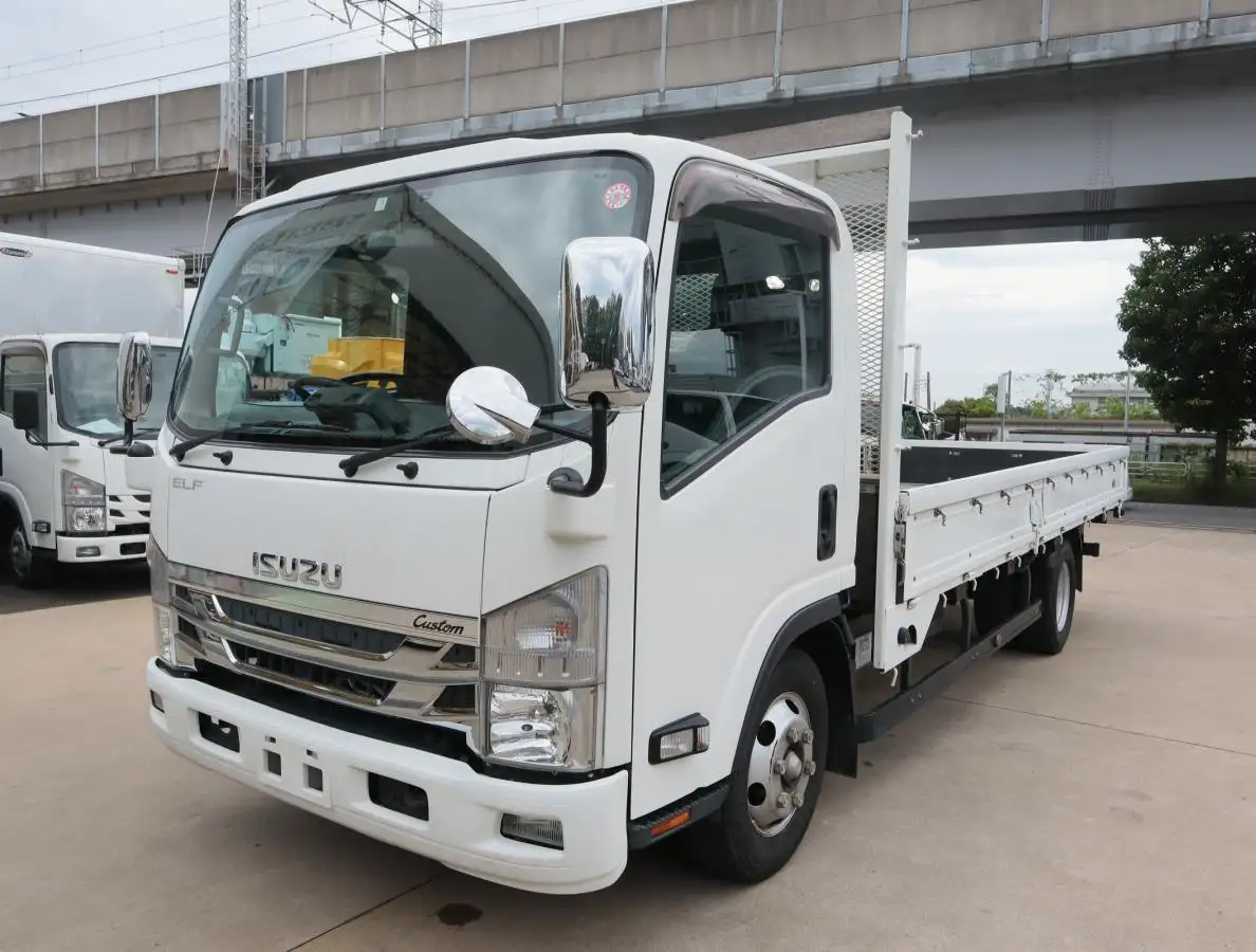 いすゞ エルフ 小型 平ボディ 2RG-NPR88AR R2 の中古トラック【車両No.169077】