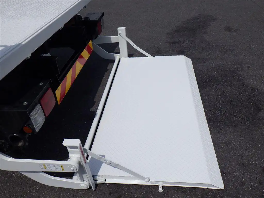 いすゞ フォワード 中型/増トン 平ボディ パワーゲート 床鉄板の中古トラック画像11