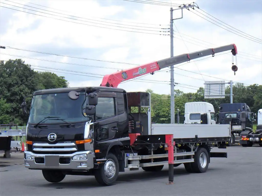 日産UD クオン 中型/増トン クレーン付 4段 ラジコンの中古トラック画像1