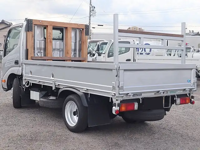 トヨタ ダイナ 小型 平ボディ 床鉄板 2RG-XZC605の中古トラック画像4