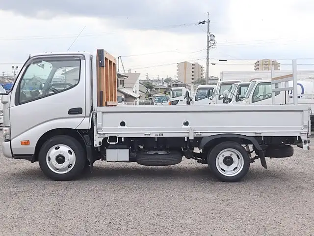 トヨタ ダイナ 小型 平ボディ 床鉄板 2RG-XZC605の中古トラック画像5