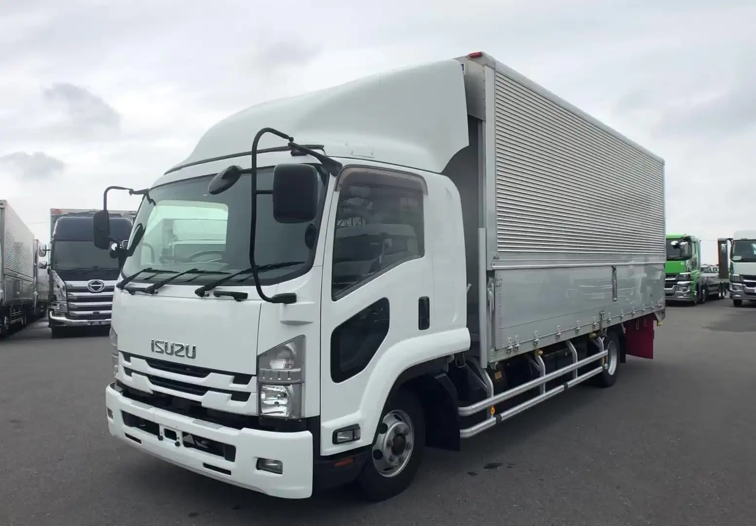 いすゞ フォワード 中型/増トン ウイング ベッド 2RG-FRR90S2の中古トラック画像1