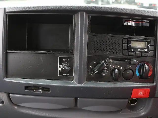 いすゞ エルフ 小型 平ボディ Wキャブ TPG-NJR85Aの中古トラック画像14