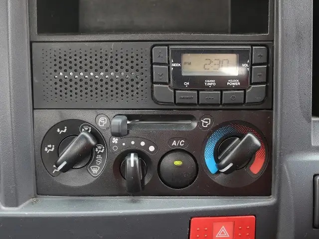 いすゞ エルフ 小型 平ボディ TPG-NJR85A H29の中古トラック画像13