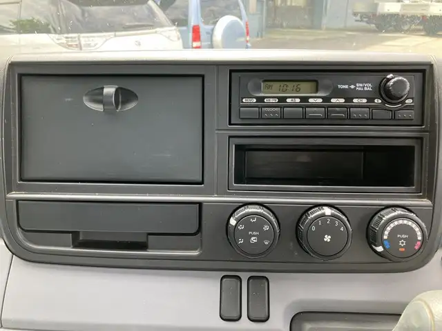 三菱 キャンター 小型 平ボディ パワーゲート 床鉄板の中古トラック画像10