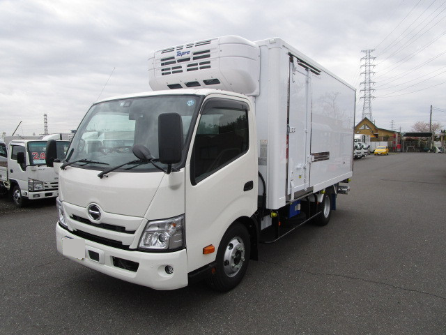 日野 デュトロ 小型 冷凍冷蔵 ワイドロング 2PG-XZU710M