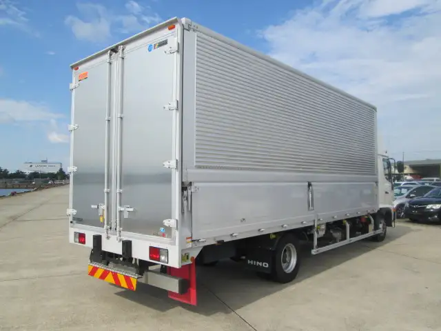 日野 レンジャー 中型/増トン ウイング エアサス ベッドの中古トラック画像3
