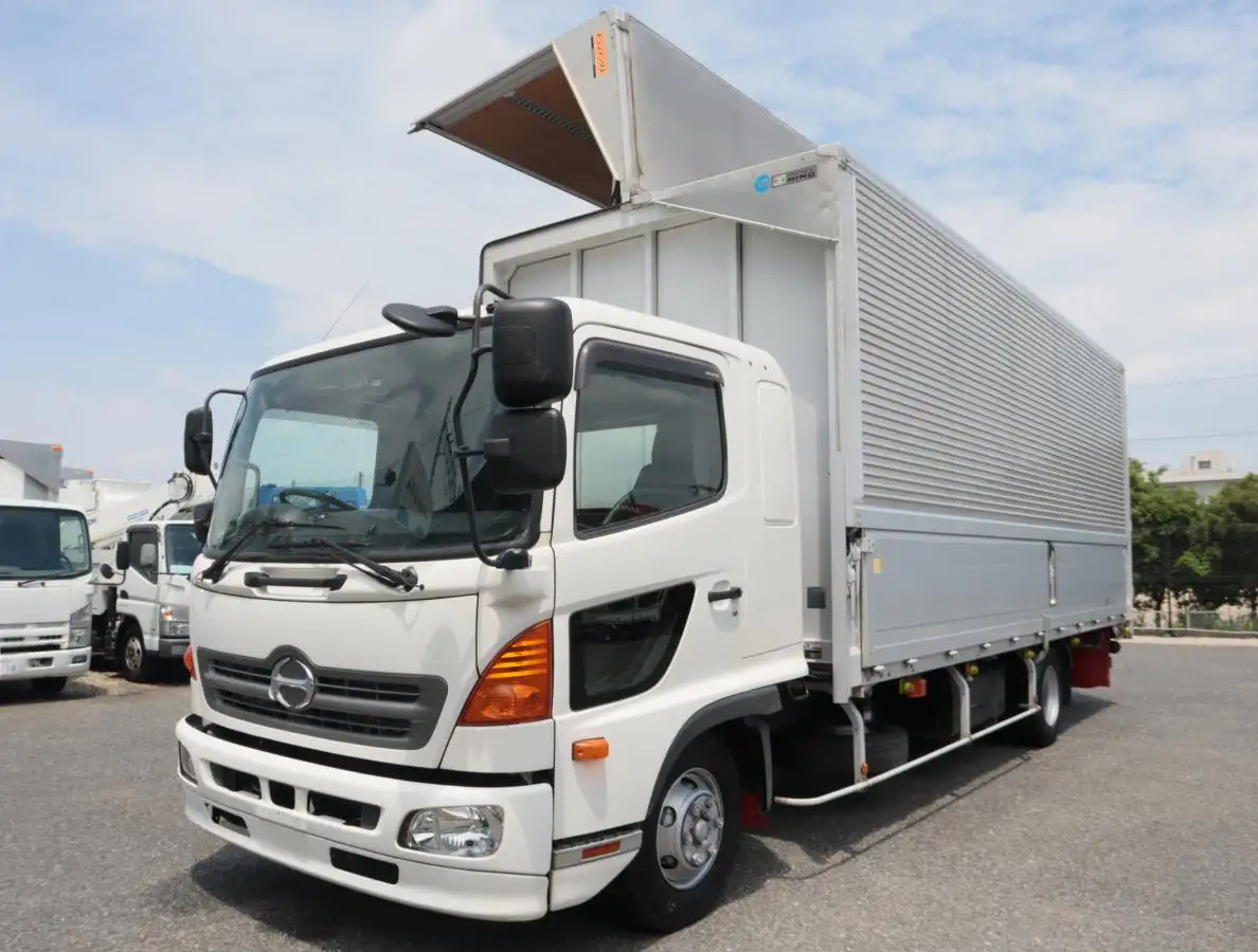 日野 レンジャー 中型/増トン ウイング エアサス ベッドの中古トラック画像1