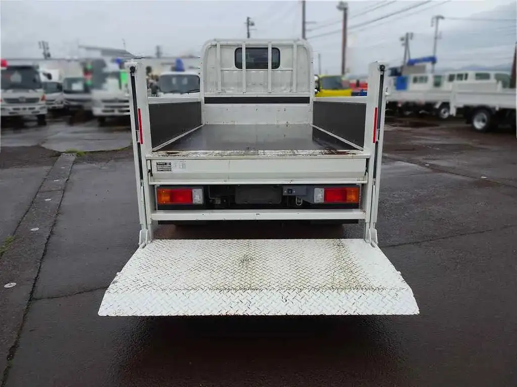 トヨタ ダイナ 小型 平ボディ パワーゲート 2KG-XZU675の中古トラック画像4