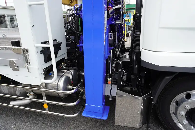 三菱 ファイター 中型/増トン 車両重機運搬 4段クレーン ラジコンの中古トラック画像9