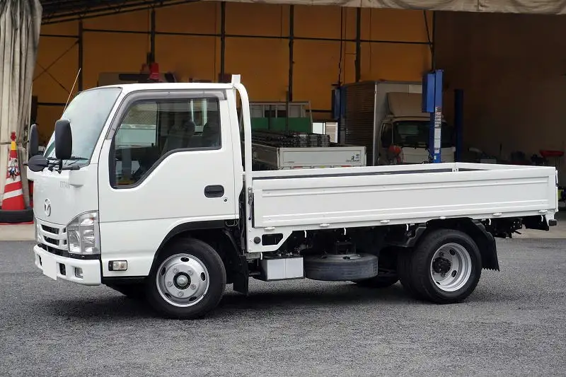 マツダ タイタン 小型 平ボディ 2RG-LKR88A H31/R1の中古トラック画像1