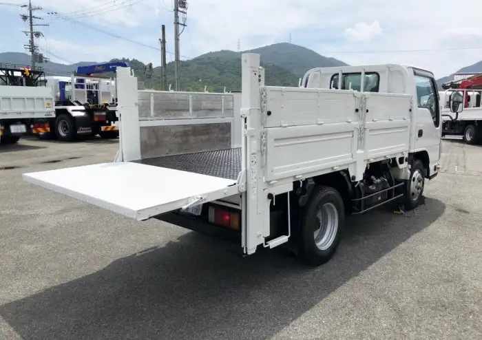 いすゞ エルフ 小型 平ボディ パワーゲート 床鉄板の中古トラック画像2