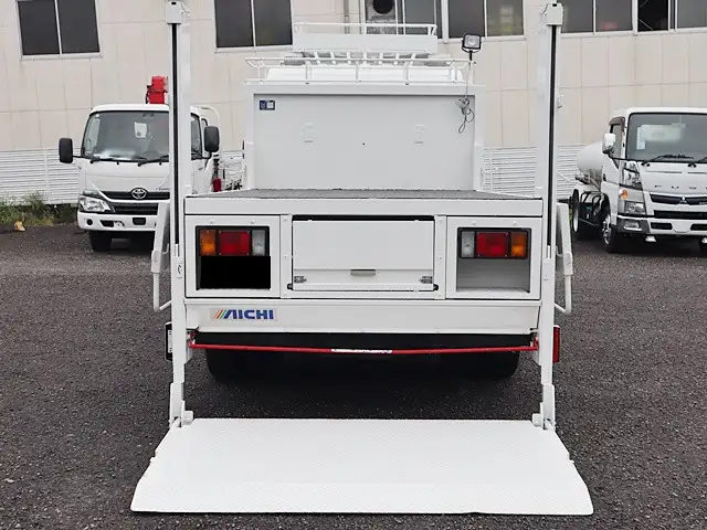いすゞ エルフ 小型 平ボディ パワーゲート 床鉄板の中古トラック画像6