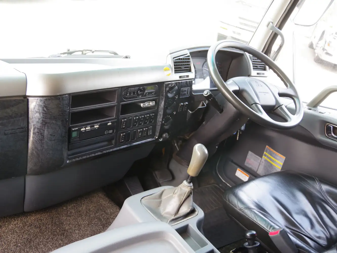 三菱 ファイター 中型/増トン 平ボディ アルミブロック QDG-FQ62Fの中古トラック画像14