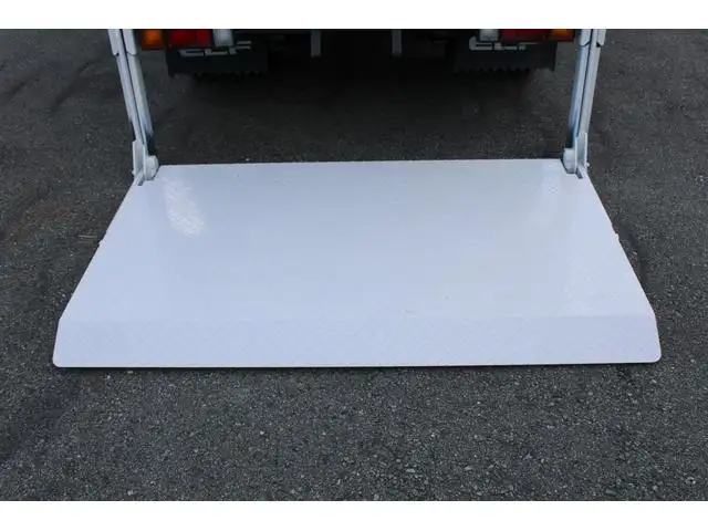 いすゞ エルフ 小型 平ボディ パワーゲート 床鉄板の中古トラック画像7