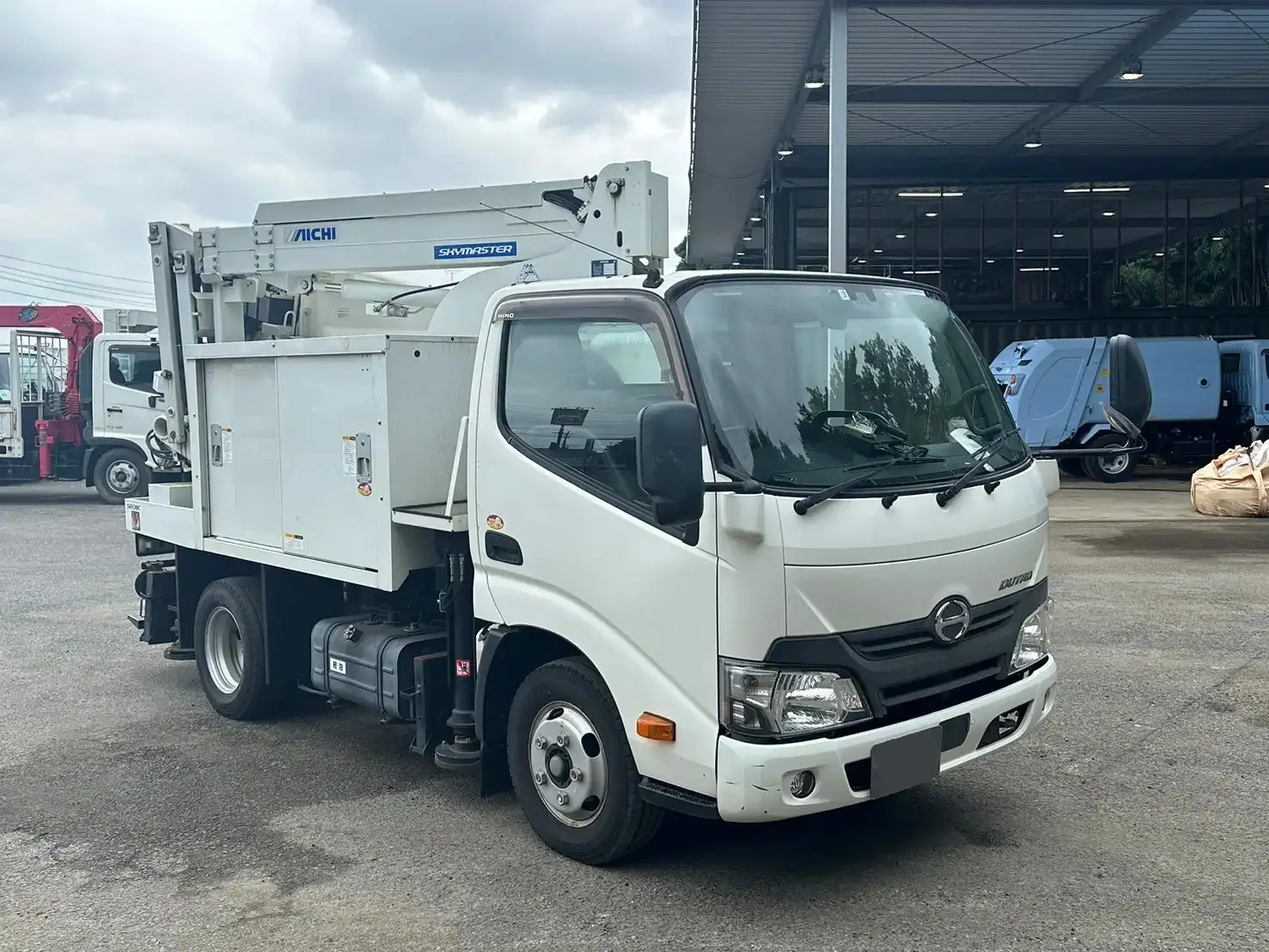 日野 デュトロ 小型 高所・建柱車 高所作業車 電工仕様の中古トラック画像2