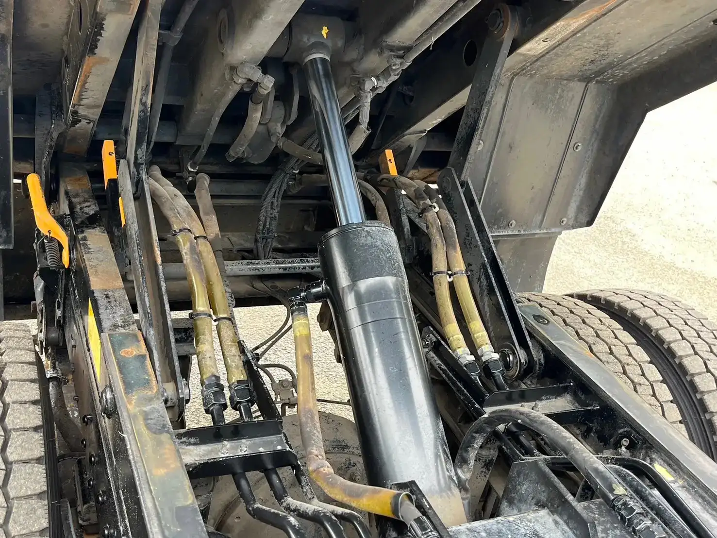 日野 デュトロ 小型 パッカー車 巻き込み式 回転ダンプ式の中古トラック画像16