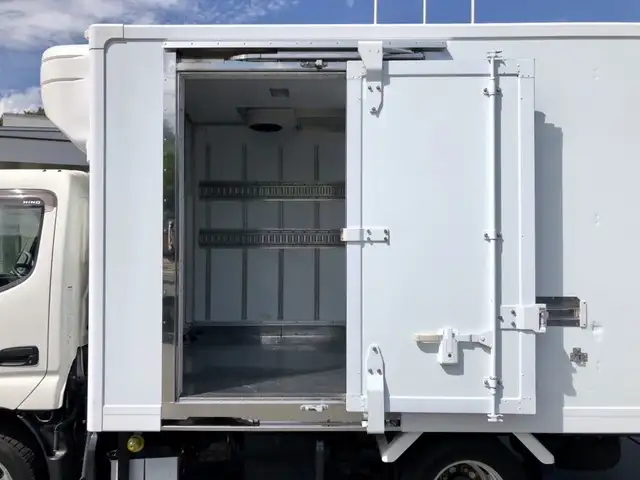日野 デュトロ 小型 冷凍冷蔵 低温 床ステンの中古トラック画像4