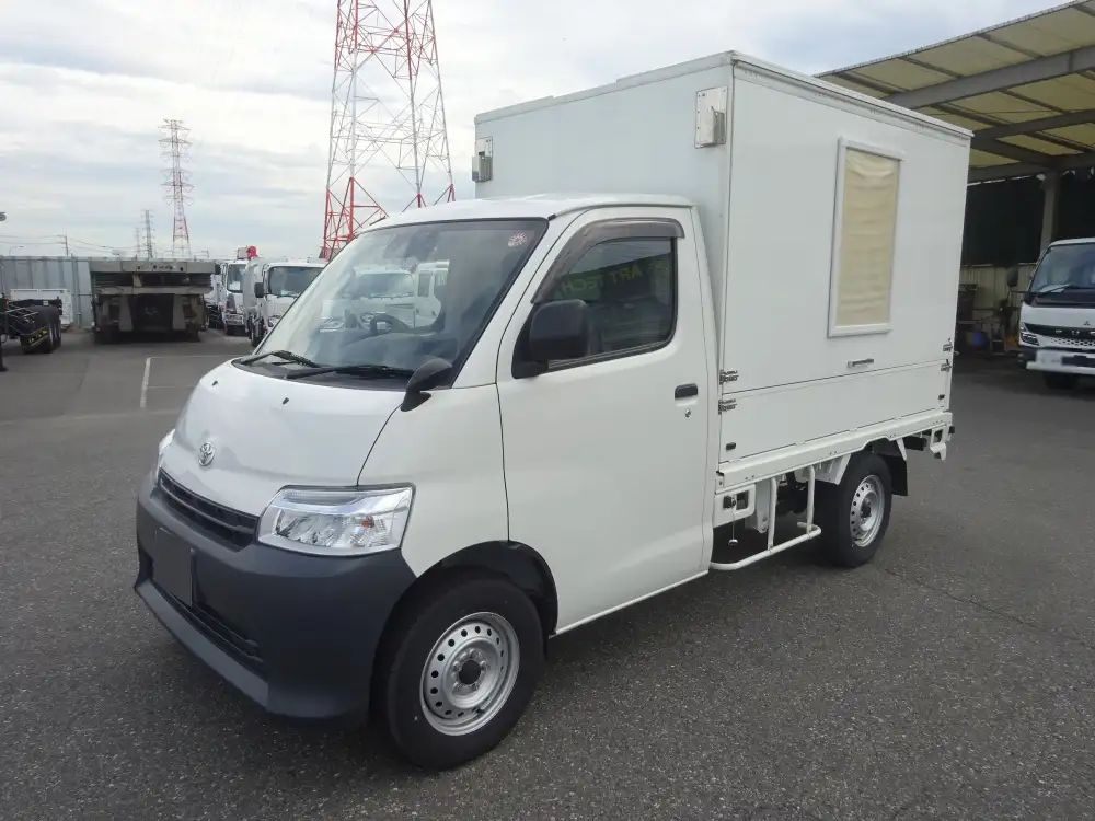 トヨタ タウンエース 小型 特殊車両 5BF-S403U R4の中古トラック画像1