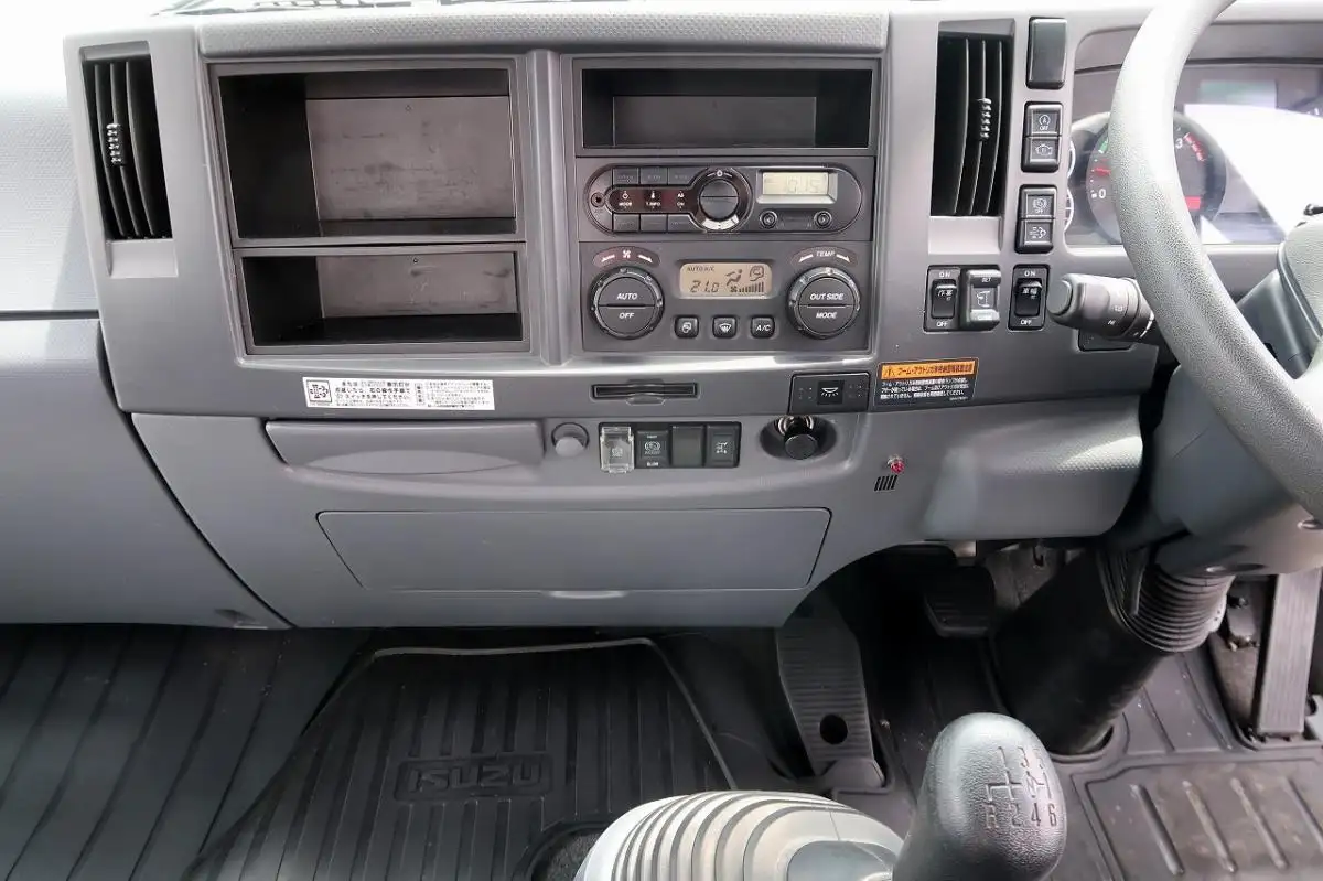 いすゞ フォワード 中型/増トン 車両重機運搬 6段クレーン ラジコンの中古トラック画像13