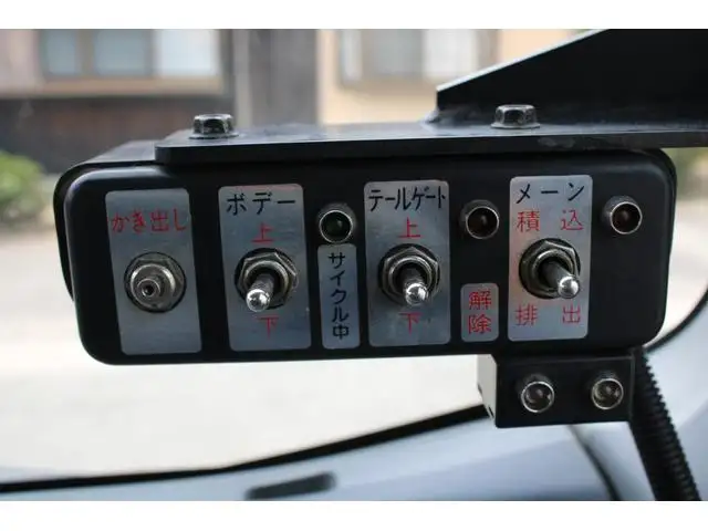 いすゞ エルフ 小型 パッカー車 巻き込み式 回転ダンプ式の中古トラック画像12