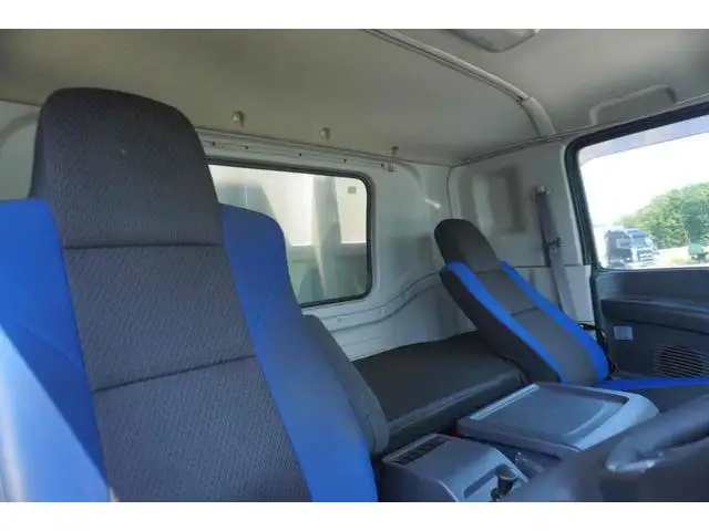いすゞ ギガ 大型 ウイング エアサス ベッドの中古トラック画像10