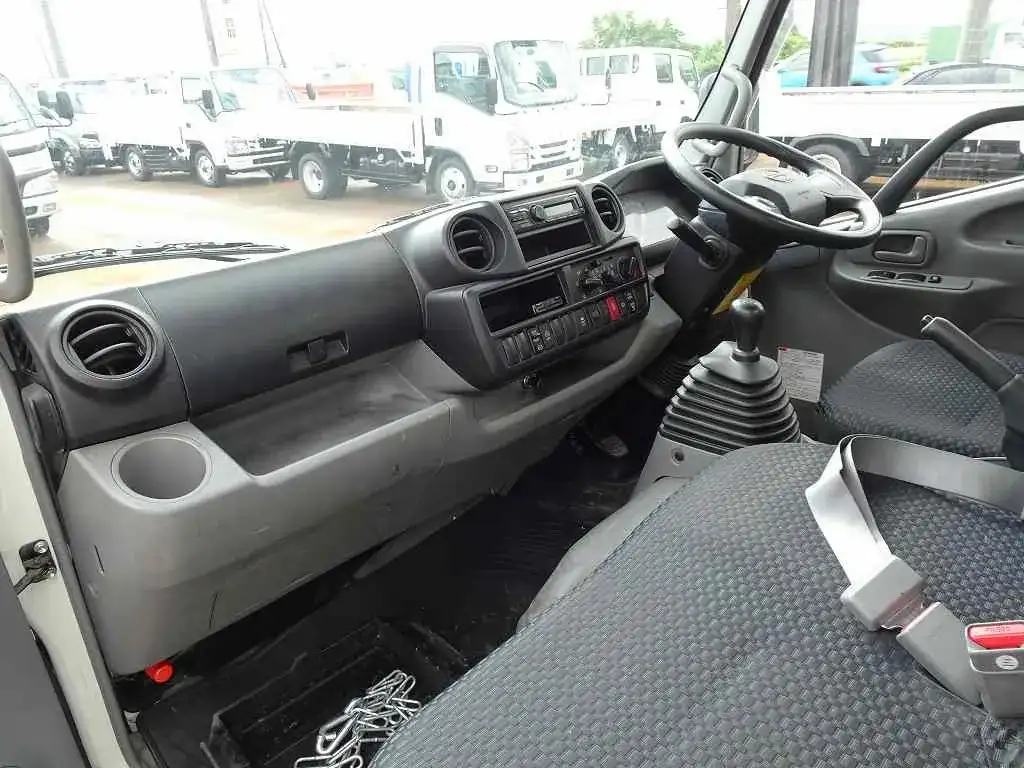 日野 デュトロ 小型 平ボディ 2RG-XZU645M H31/R1の中古トラック画像9