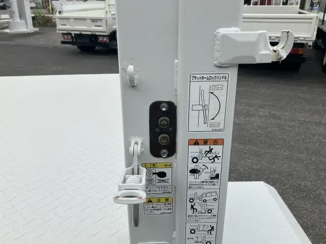 いすゞ エルフ 小型 平ボディ パワーゲート 床鉄板の中古トラック画像7