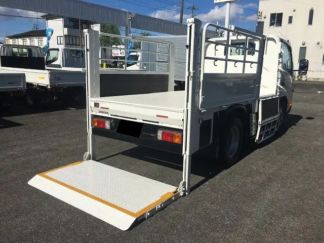 トヨタ ダイナ 小型 平ボディ パワーゲート 床鉄板の中古トラック画像4