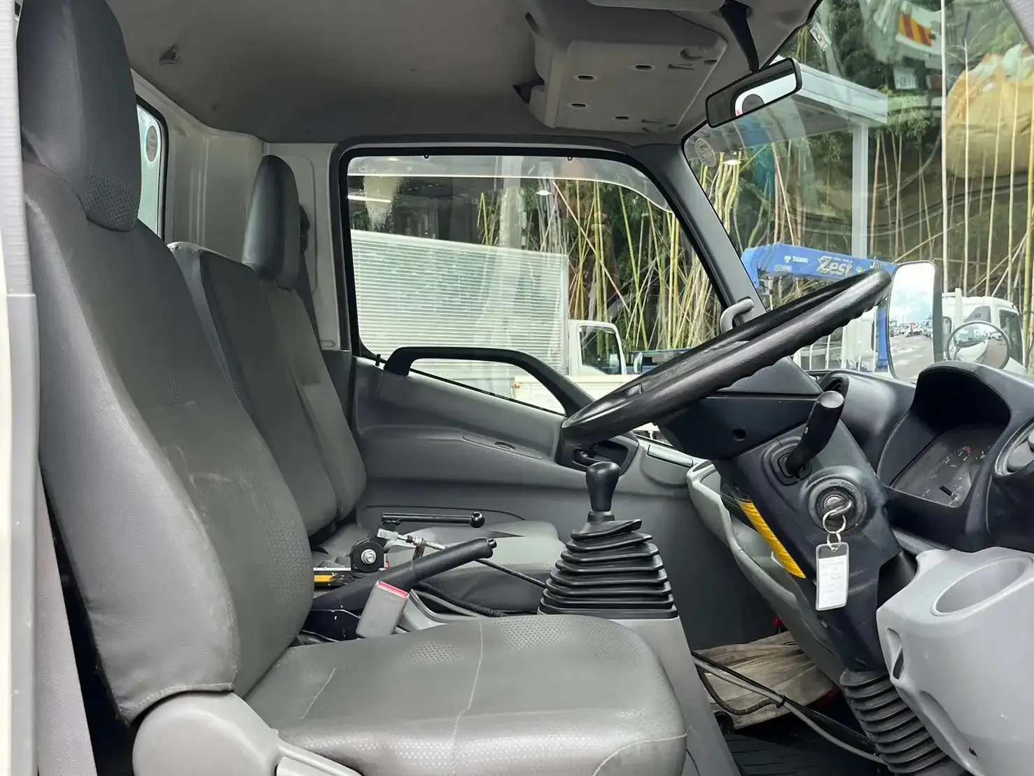 日野 デュトロ 小型 タンク車 散水車 SDG-XZU700Xの中古トラック画像12