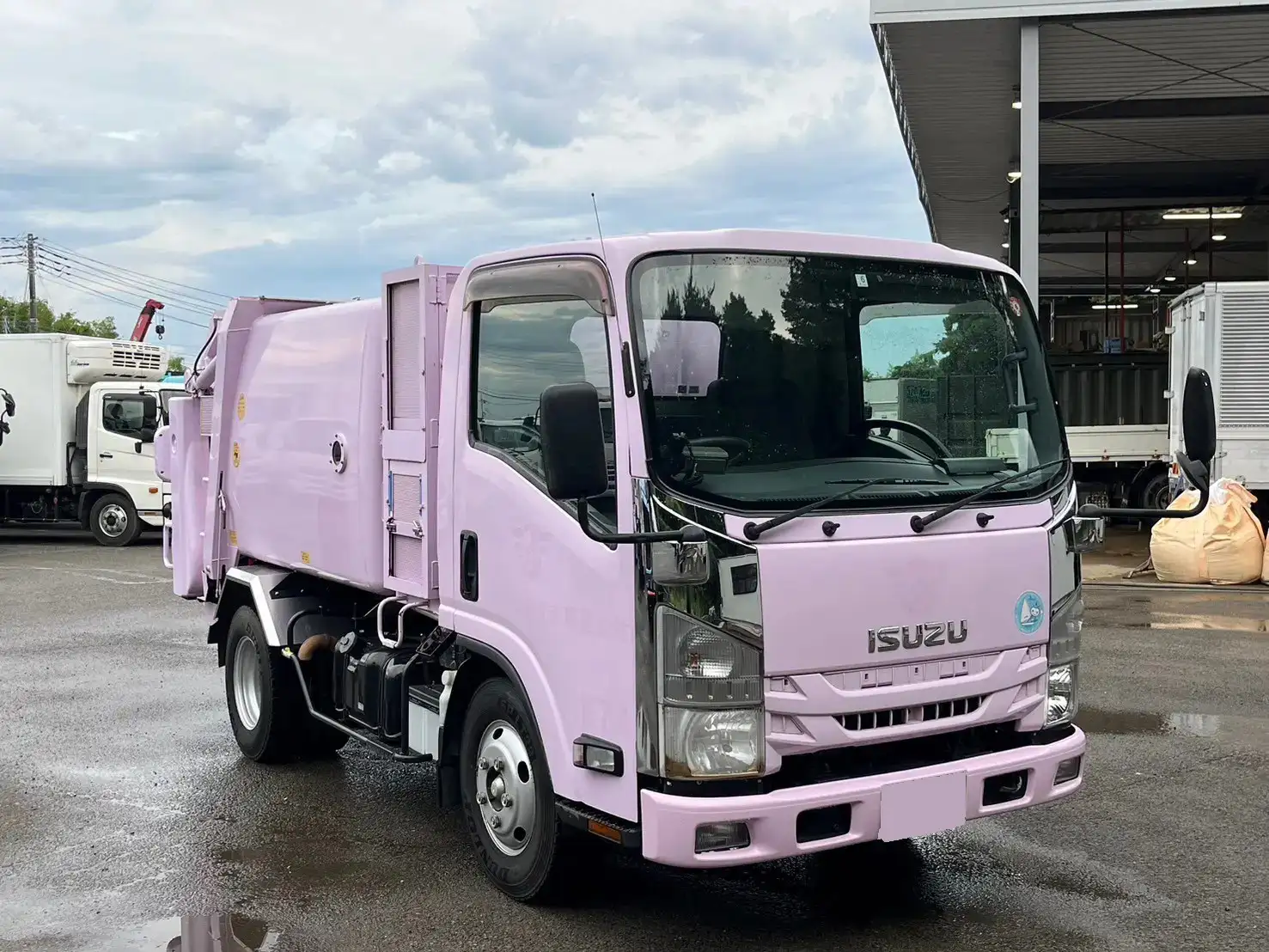 いすゞ エルフ 小型 パッカー車 巻き込み式 回転ダンプ式の中古トラック画像2