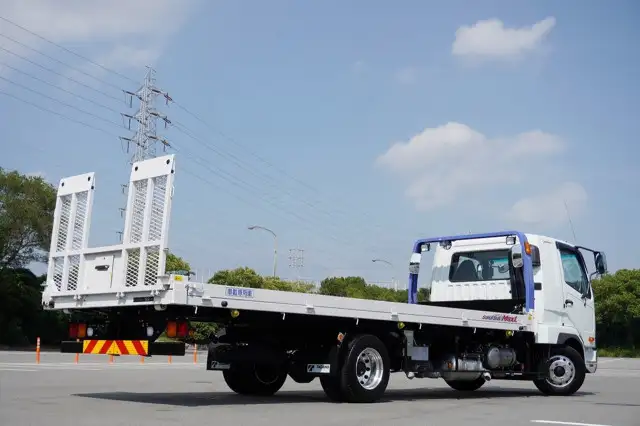 三菱 ファイター 中型/増トン 車両重機運搬 ラジコン ウインチの中古トラック画像3