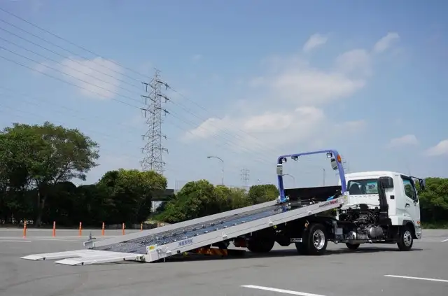 三菱 ファイター 中型/増トン 車両重機運搬 ラジコン ウインチの中古トラック画像6