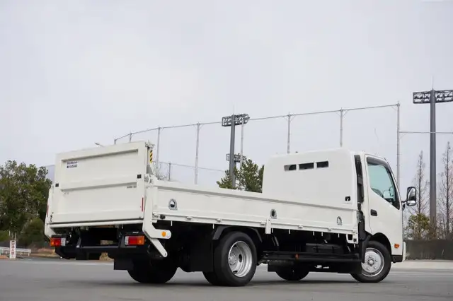 日野 デュトロ 小型 平ボディ パワーゲート TPG-XZC710Mの中古トラック画像3