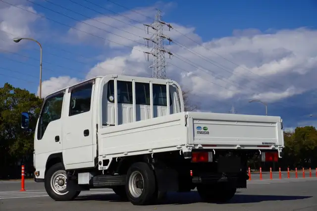 マツダ タイタン 小型 平ボディ Wキャブ 床鉄板の中古トラック画像4