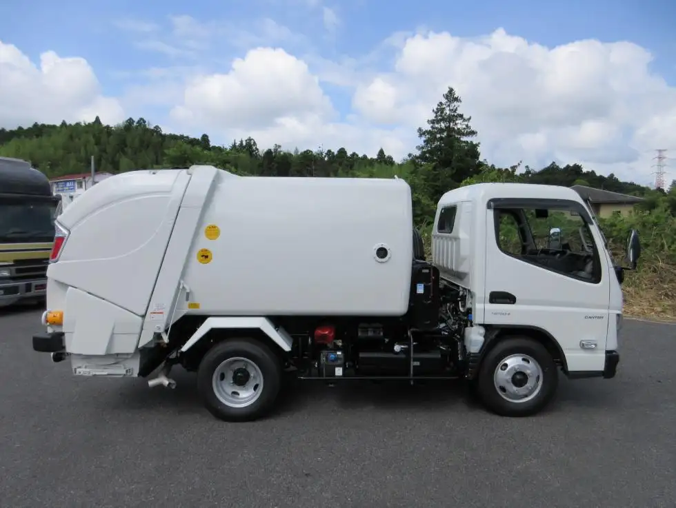 三菱 キャンター 小型 パッカー車 巻き込み式 回転ダンプ式の中古トラック画像2