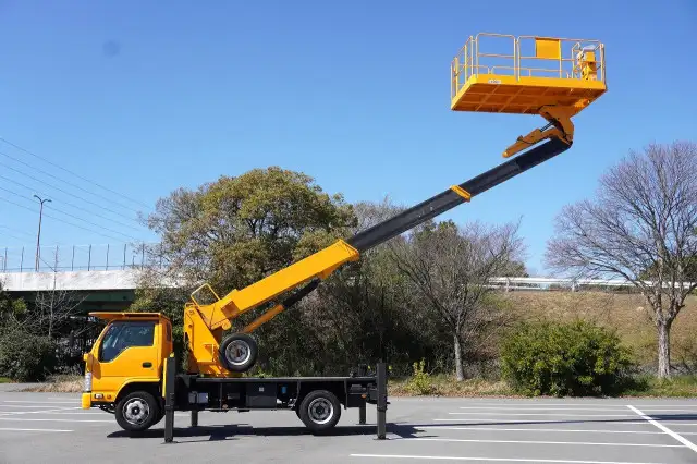 いすゞ エルフ 小型 高所・建柱車 高所作業車 SKG-NKR85YNの中古トラック画像7