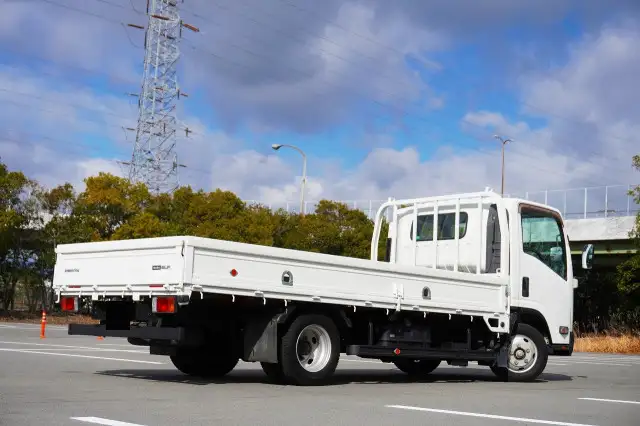 いすゞ エルフ 小型 平ボディ TKG-NNR85AR H26の中古トラック画像3