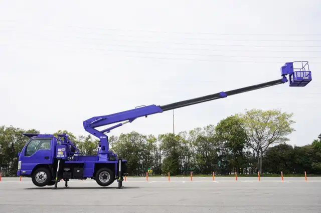 いすゞ エルフ 小型 高所・建柱車 高所作業車 TKG-NKR85ANの中古トラック画像9