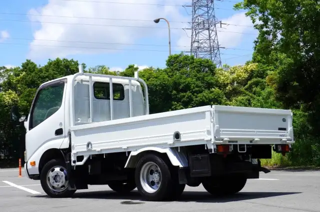トヨタ ダイナ 小型 平ボディ LDF-KDY221 H24の中古トラック画像4